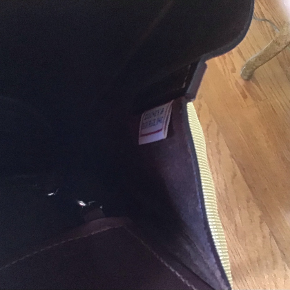 Dooney & Bourke Alto Brown Leather Backpack with High-Quality Finish - Picture 10 of 10